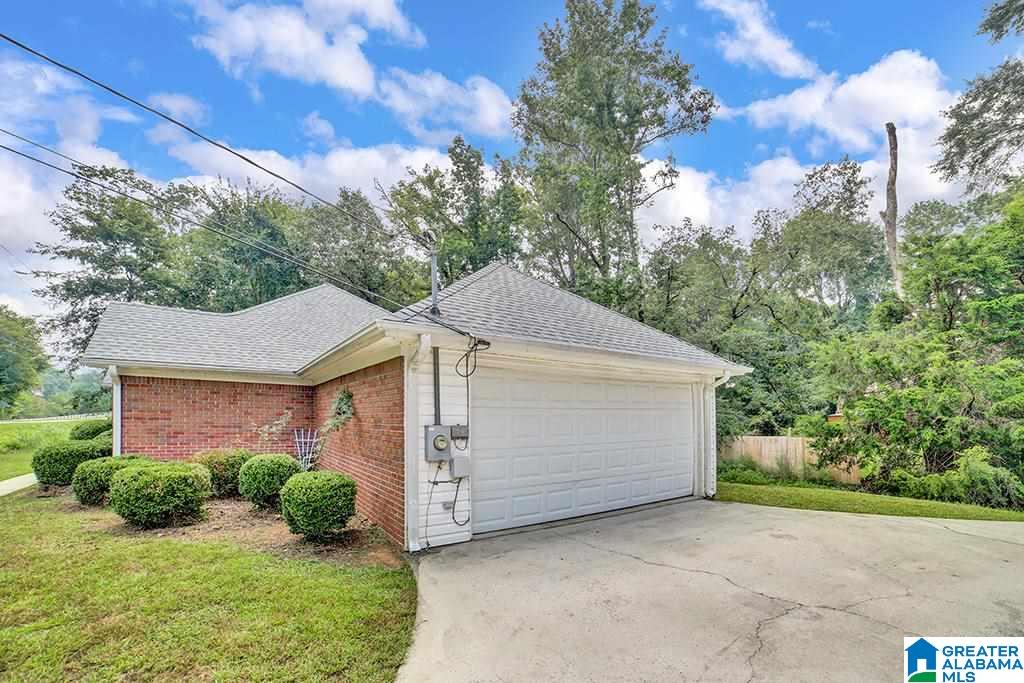 1836 Butler Road Alabaster, AL 35007 - Photo 3 of 21 Gallery Image 3