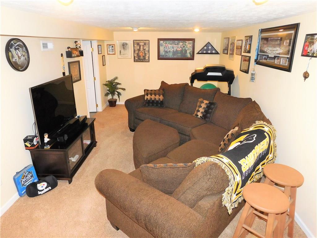 534 Spring Valley Road West Mifflin, PA 15122 - Photo 15 of 24 Gallery Image 15