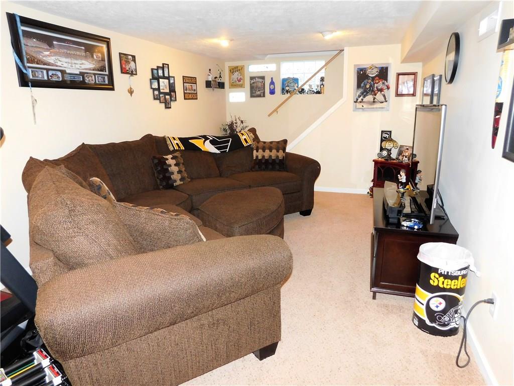 534 Spring Valley Road West Mifflin, PA 15122 - Photo 16 of 24 Gallery Image 16