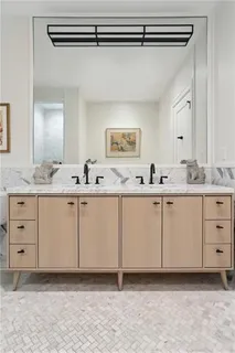 $560,000 | 1001 Julia Street, Unit 13G, New Orleans, LA 70113