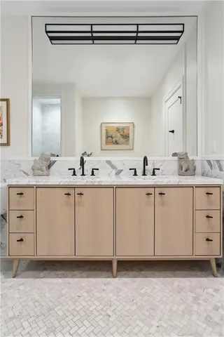 $575,000 | 1001 Julia Street, Unit 13G, New Orleans, LA 70113