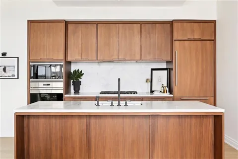 $575,000 | 1001 Julia Street, Unit 13G, New Orleans, LA 70113