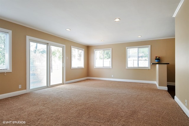 137 Kingston Road Bolingbrook, IL 60440 - Photo 4 of 18