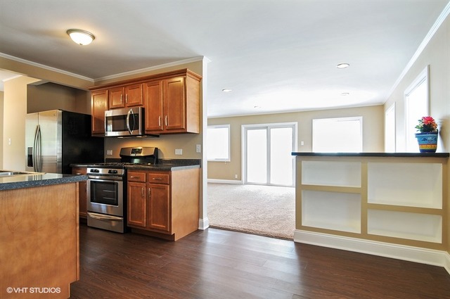 137 Kingston Road Bolingbrook, IL 60440 - Photo 7 of 18