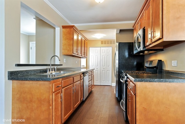 137 Kingston Road Bolingbrook, IL 60440 - Photo 8 of 18