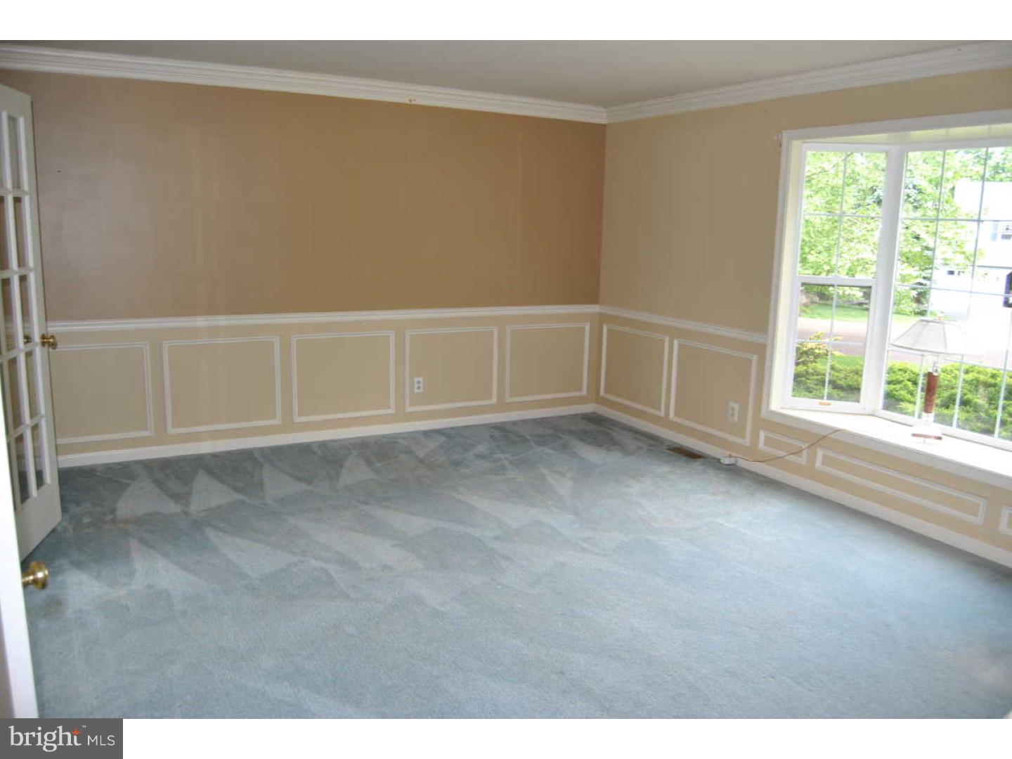 31 Hillendale Road Perkasie, PA 18944 - Photo 3 of 25 Living Room