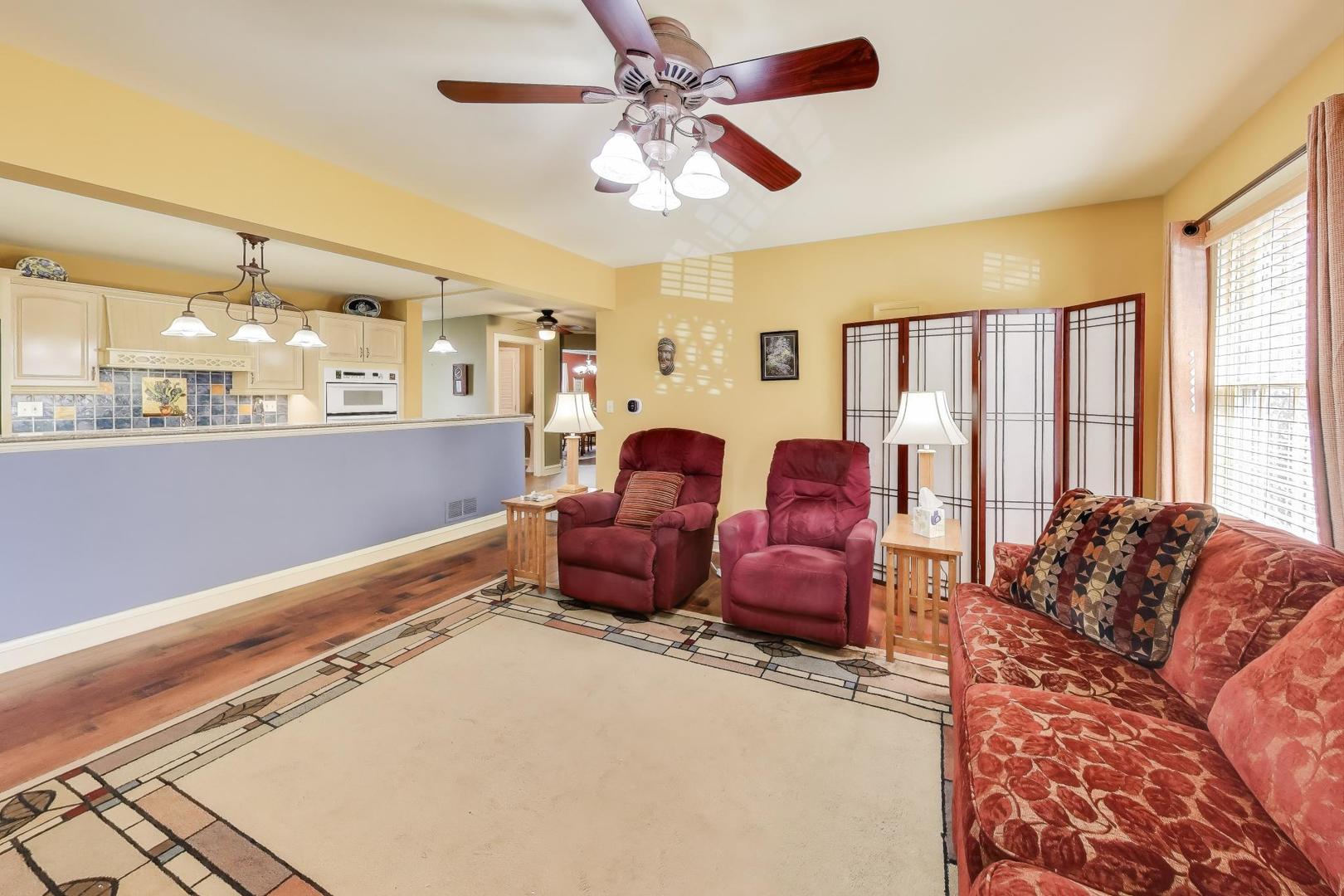 586 Saylor Avenue Elmhurst, IL 60126 - Photo 11 of 35