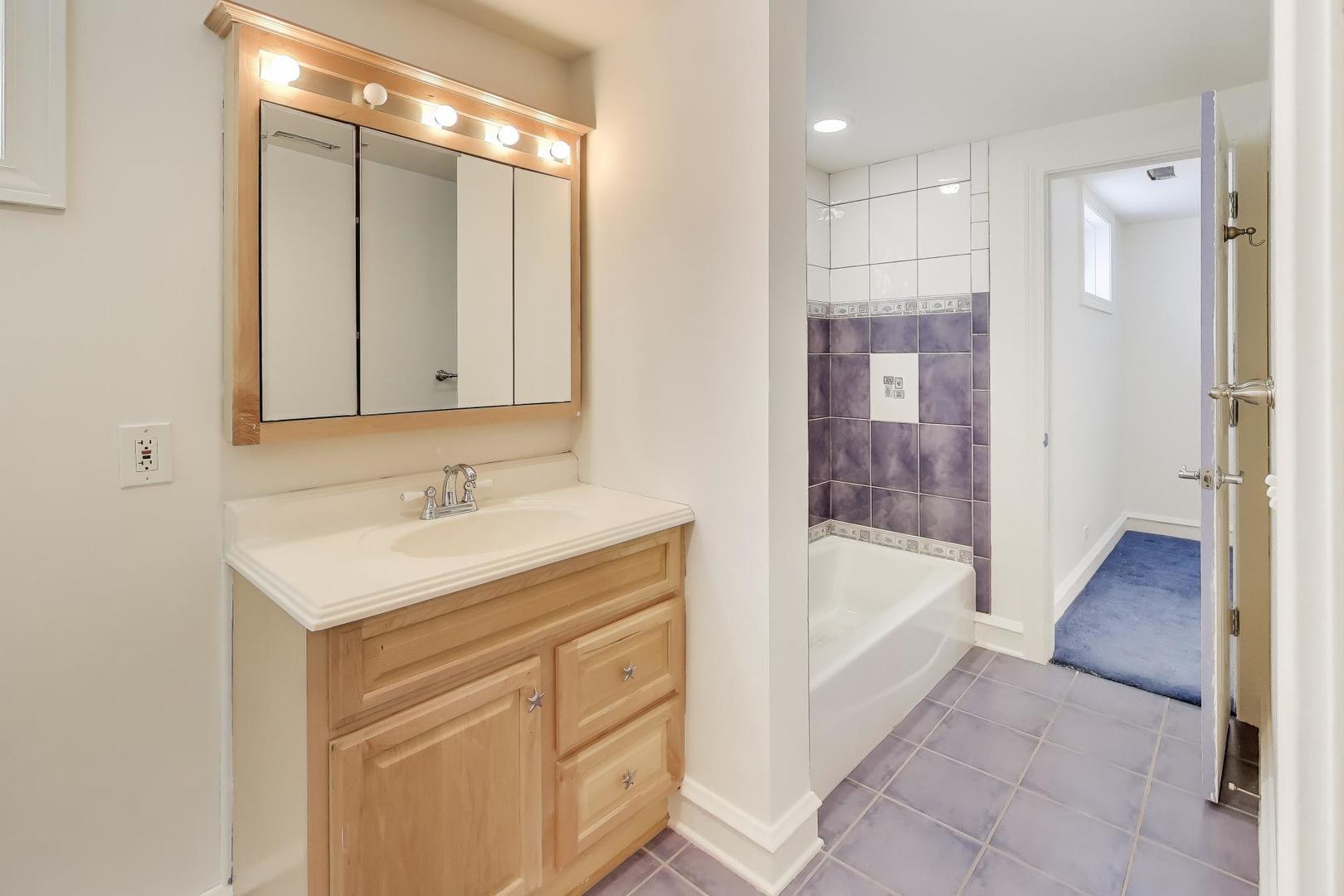 586 Saylor Avenue Elmhurst, IL 60126 - Photo 27 of 35