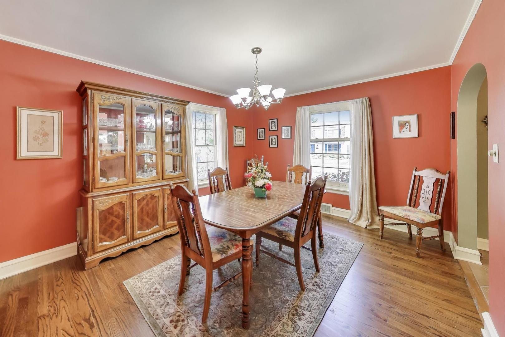 586 Saylor Avenue Elmhurst, IL 60126 - Photo 4 of 35