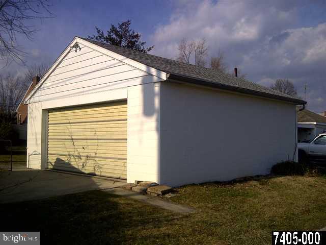 221 George Street Hanover, PA 17331 - Photo 3 of 25 Gallery Image 3