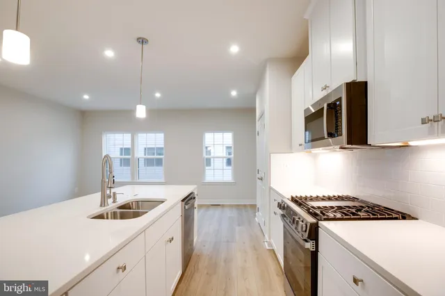 $3,400 | 4492 Blush Peony Terrace, Chantilly, VA 20151