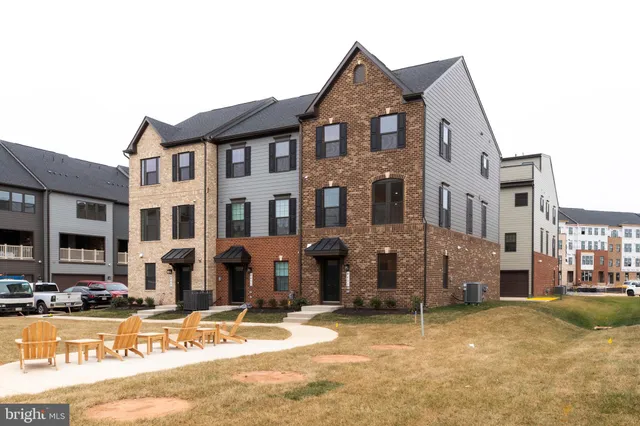 $3,400 | 4492 Blush Peony Terrace, Chantilly, VA 20151