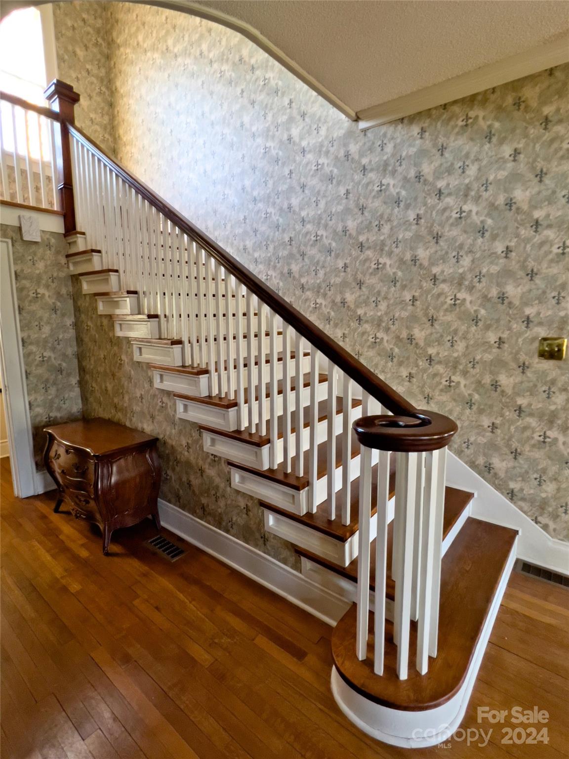 535 North Washington Street Rutherfordton, NC 28139 - Photo 33 of 48 a view of entryway with wooden floor