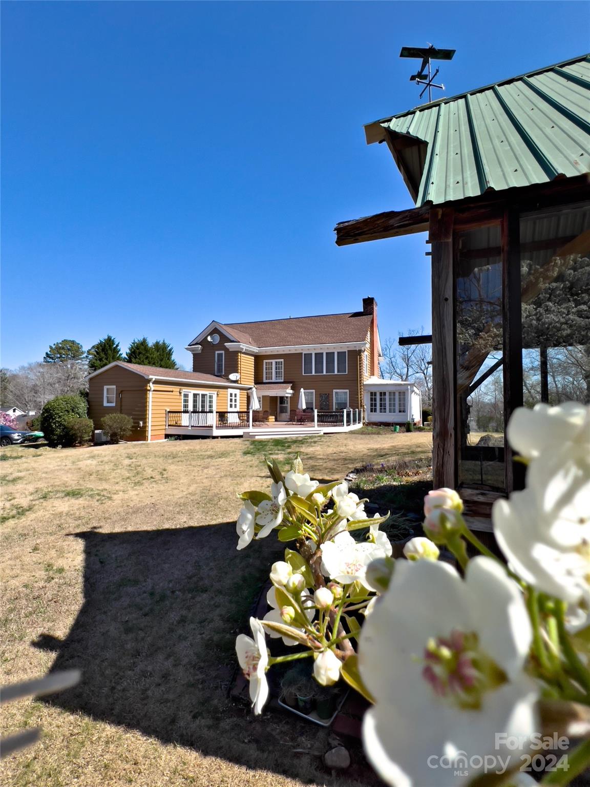 535 North Washington Street Rutherfordton, NC 28139 - Photo 38 of 48 a front view of a house with swimming pool