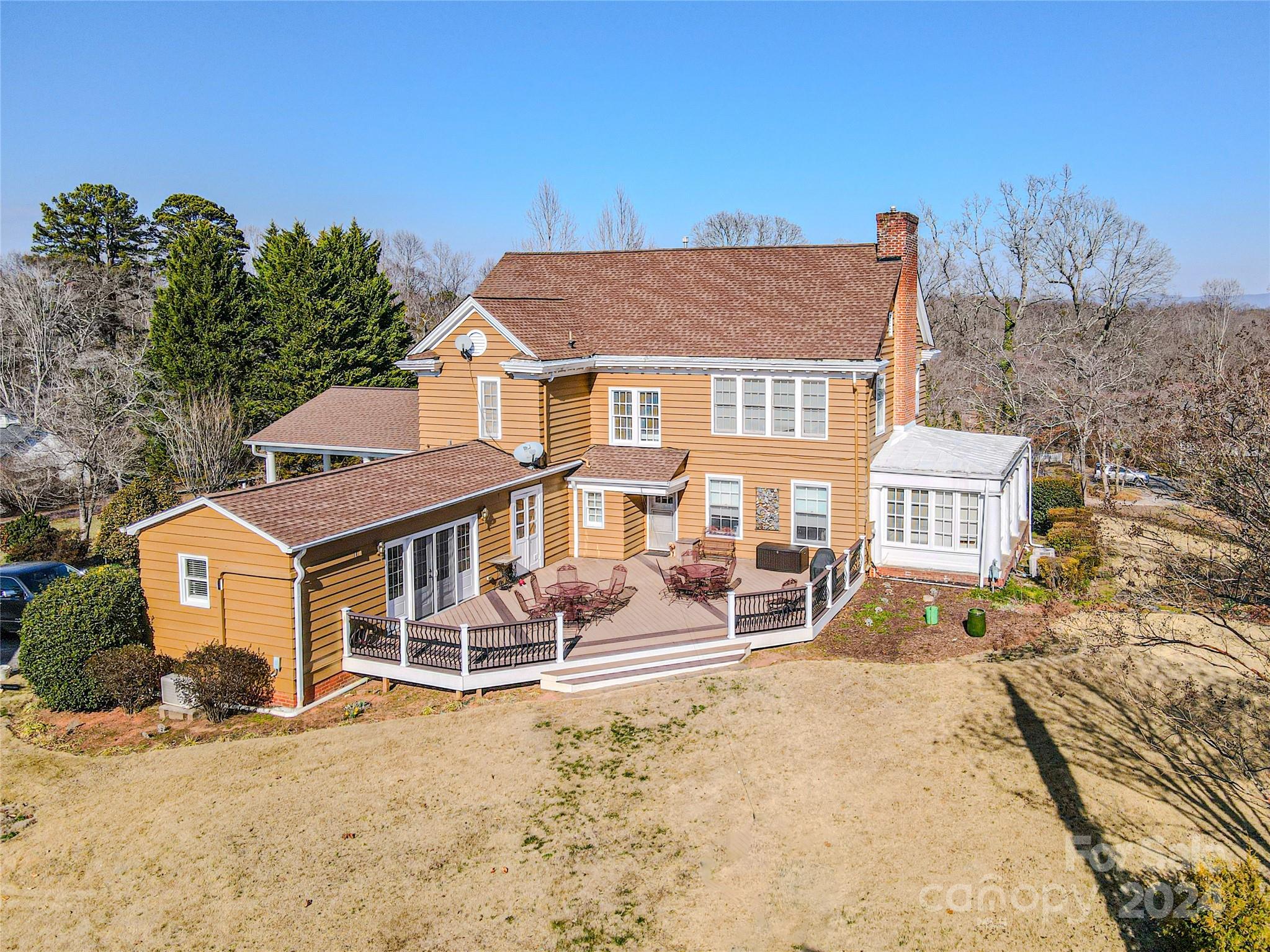 535 North Washington Street Rutherfordton, NC 28139 - Photo 5 of 48 front view of a house with a yard