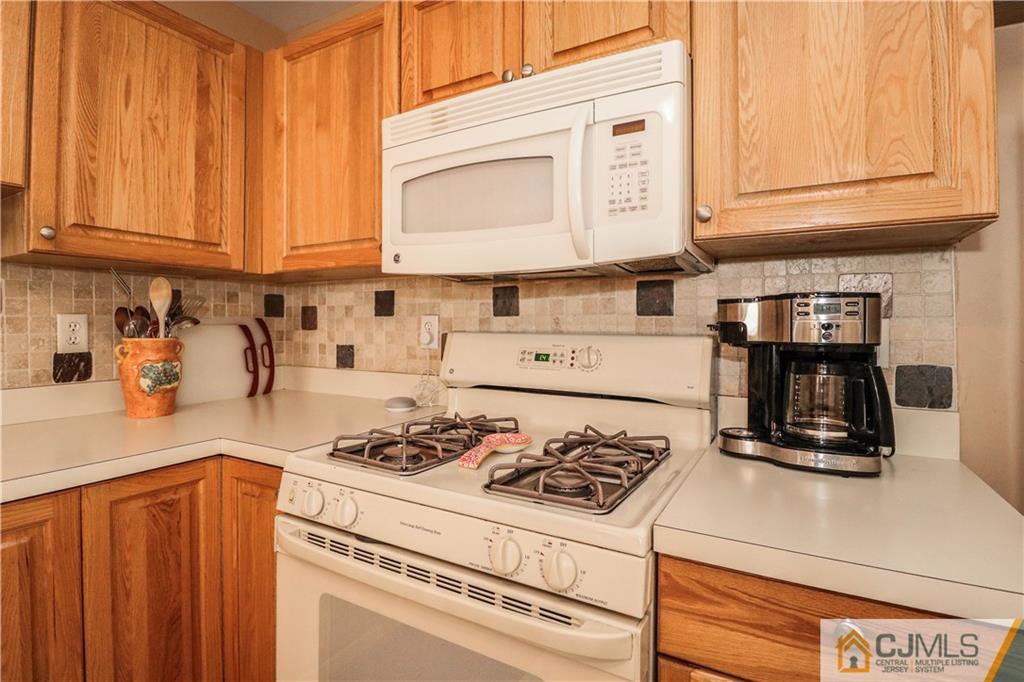 267 Retta Court Piscataway, NJ 08854 - Photo 11 of 25 Gallery Image 11