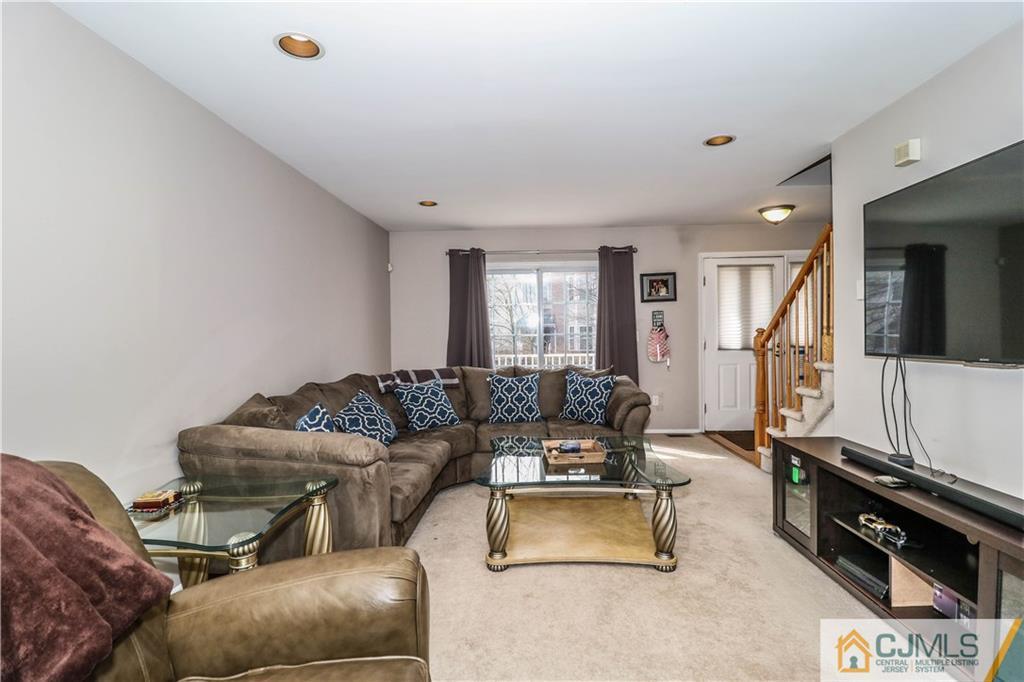 267 Retta Court Piscataway, NJ 08854 - Photo 6 of 25 Gallery Image 6