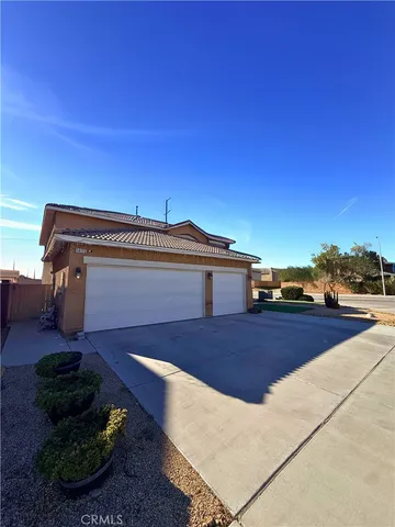 $3,100 | 14115 Desert Rose Street, Hesperia, CA 92344
