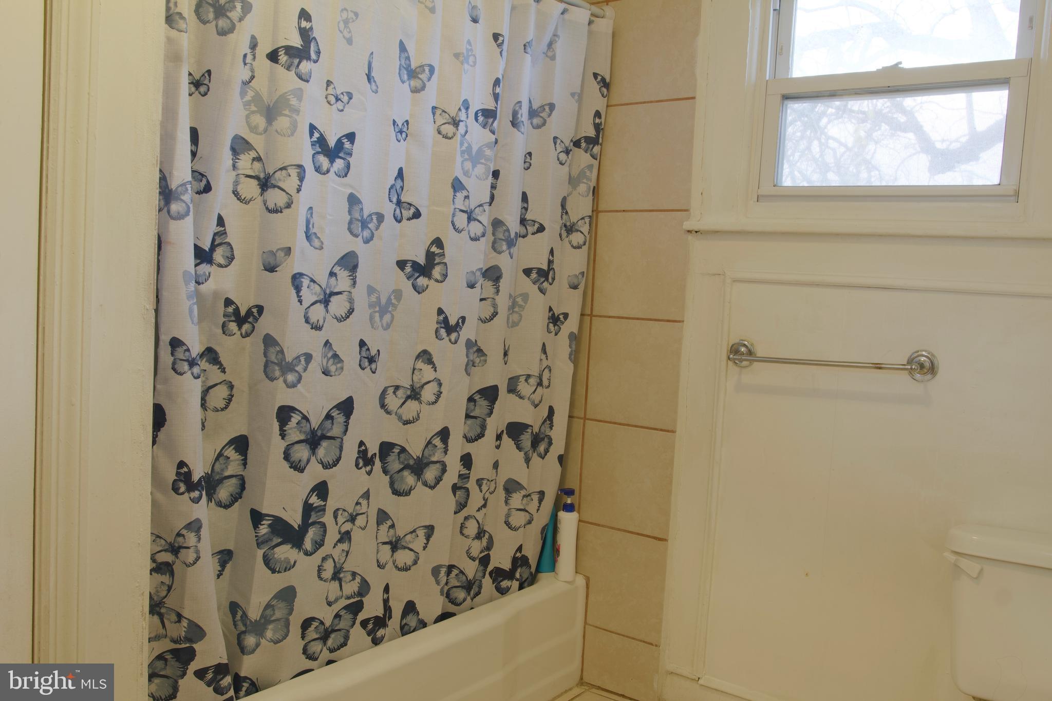 708 East Montrose Street Vineland, NJ 08360 - Photo 19 of 29 unit 1 bathroom