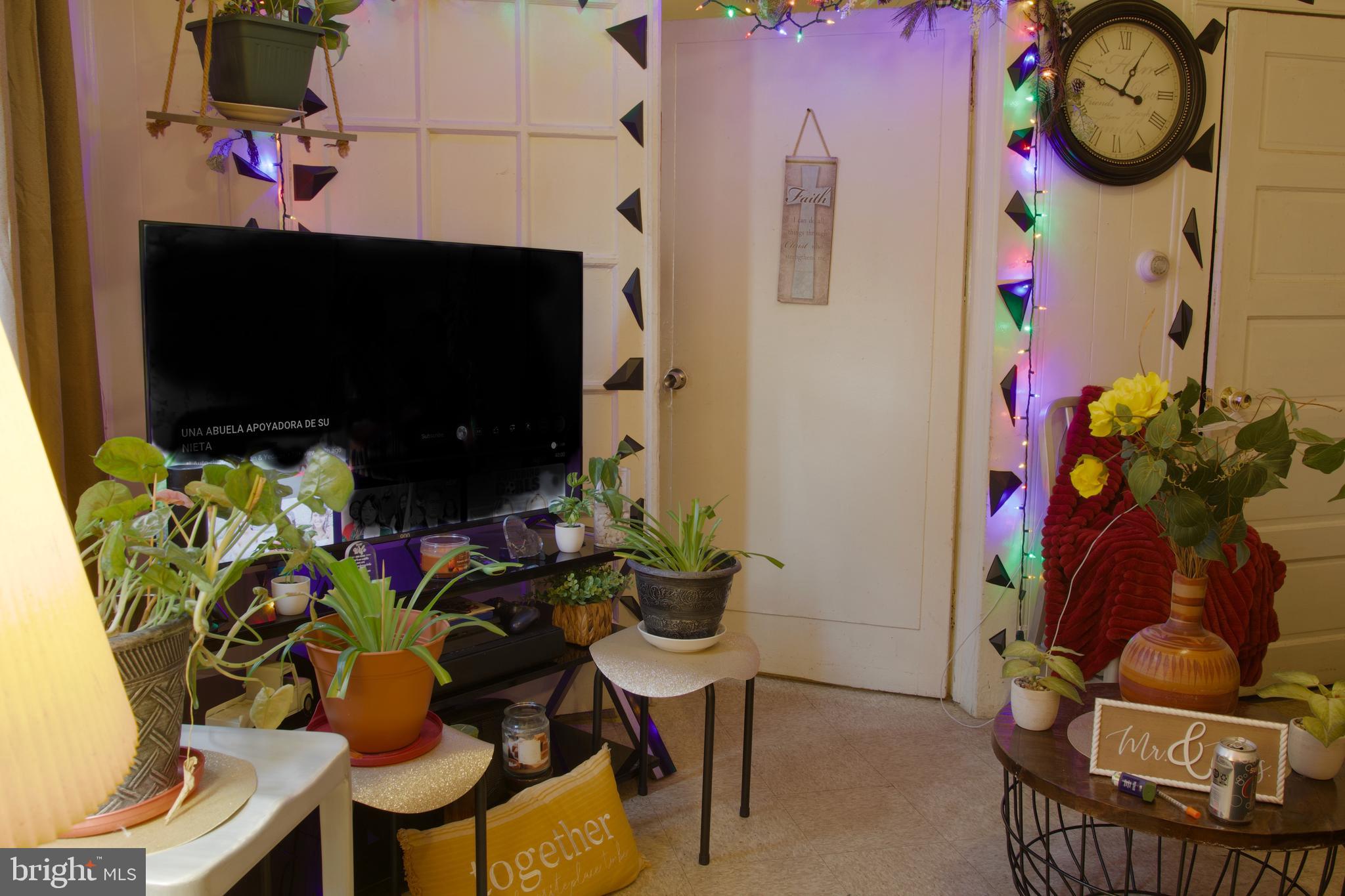708 East Montrose Street Vineland, NJ 08360 - Photo 28 of 29 unit 2 living room