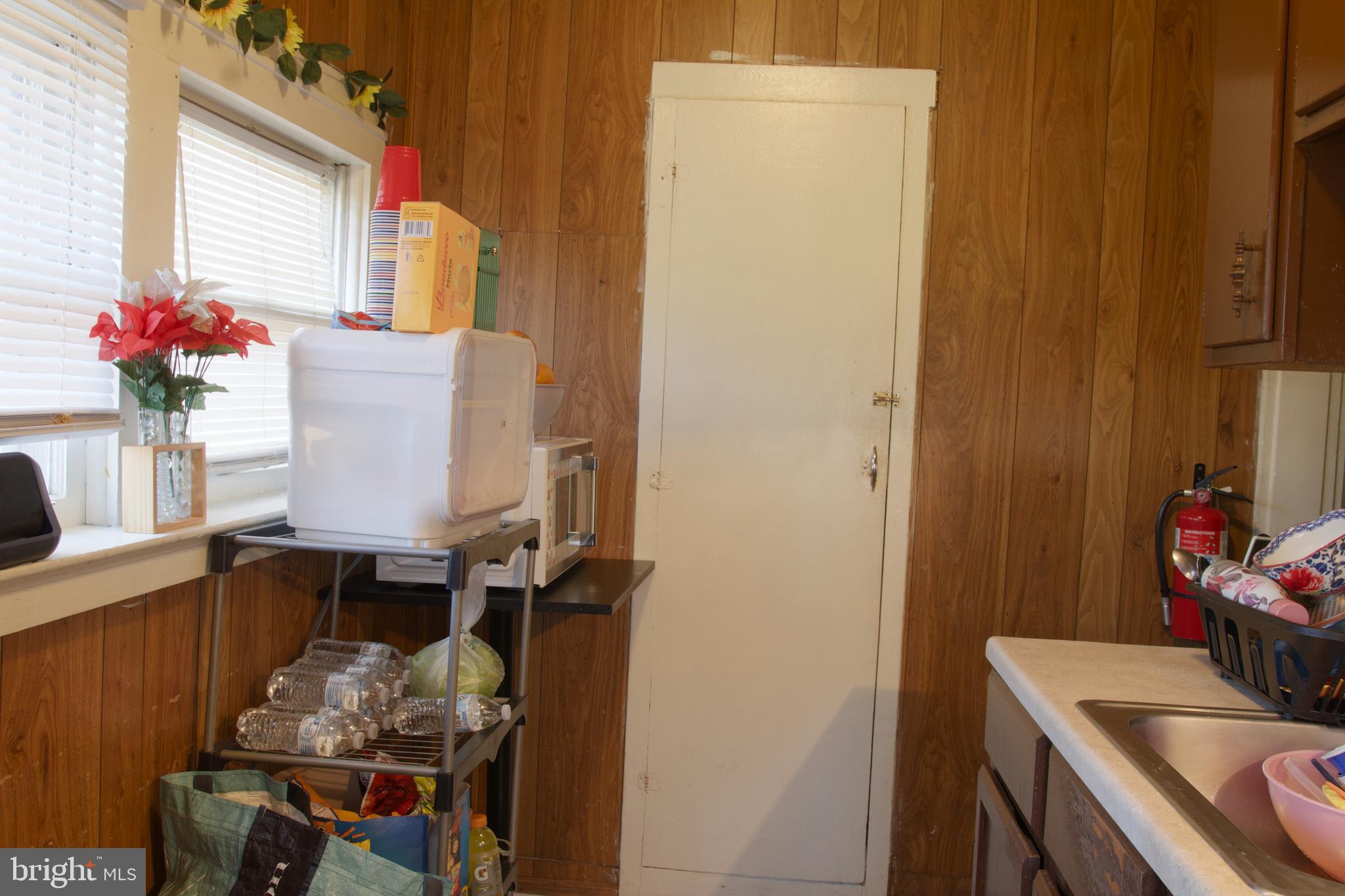 708 East Montrose Street Vineland, NJ 08360 - Photo 6 of 29 unit 3 kitchen