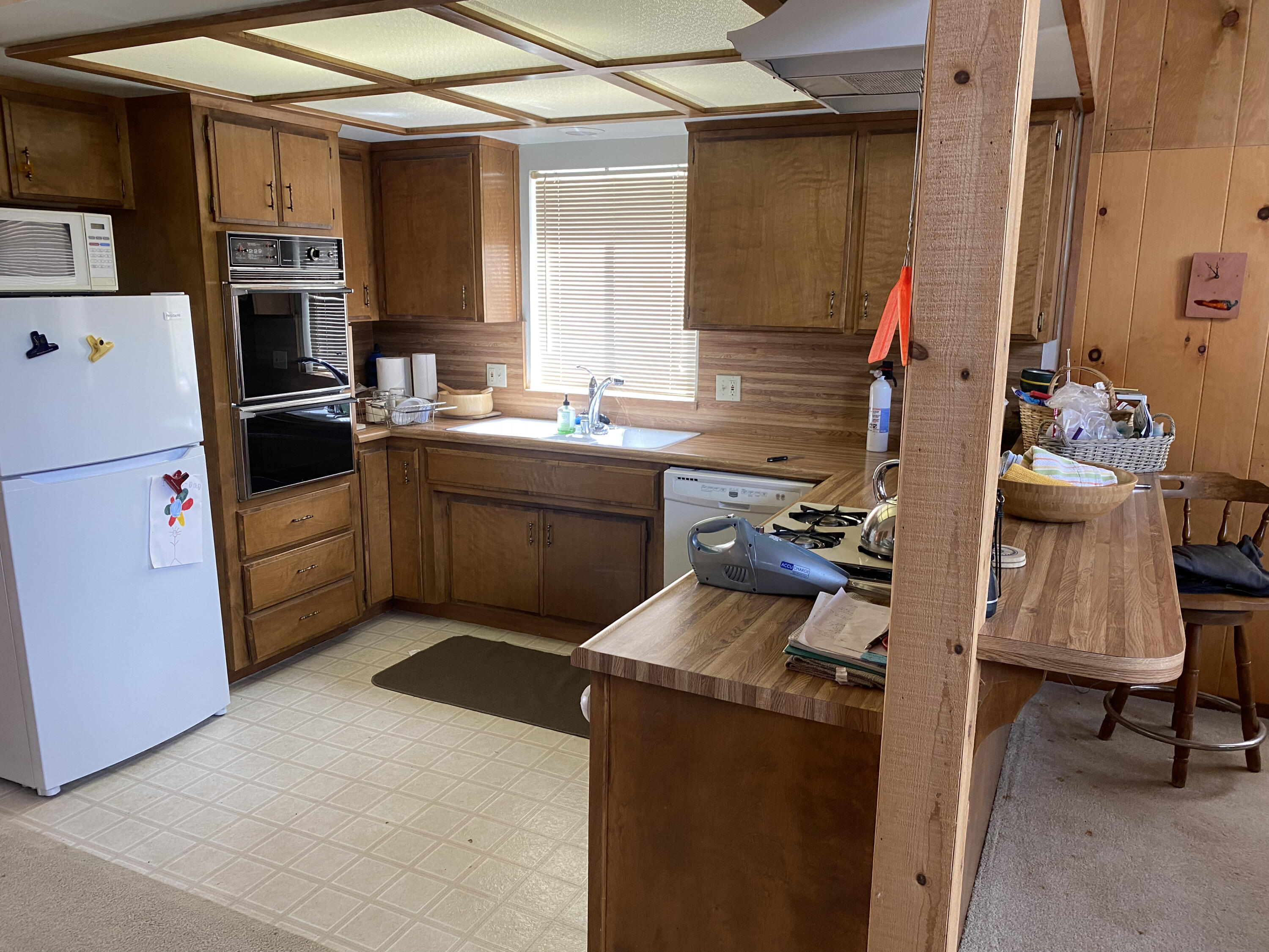 57735 Fox Drive Springville, CA 93265 - Photo 6 of 13 KITCHEN