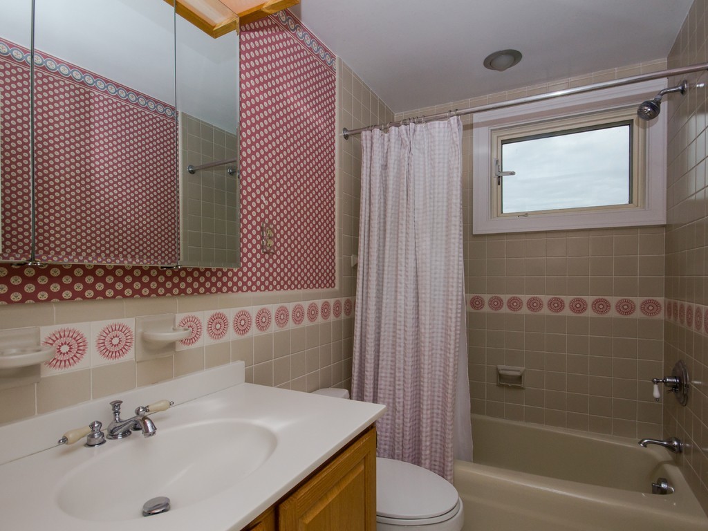 1140 Webster Street Needham, MA 02492 - Photo 7 of 12