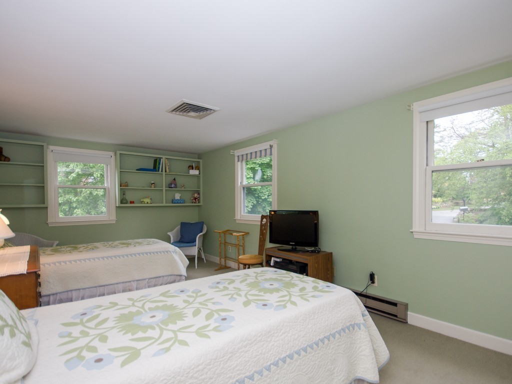 1140 Webster Street Needham, MA 02492 - Photo 8 of 12