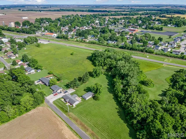 $1,170,000 | 0 Us 40 Hwy Street, St. Jacob, IL 62281