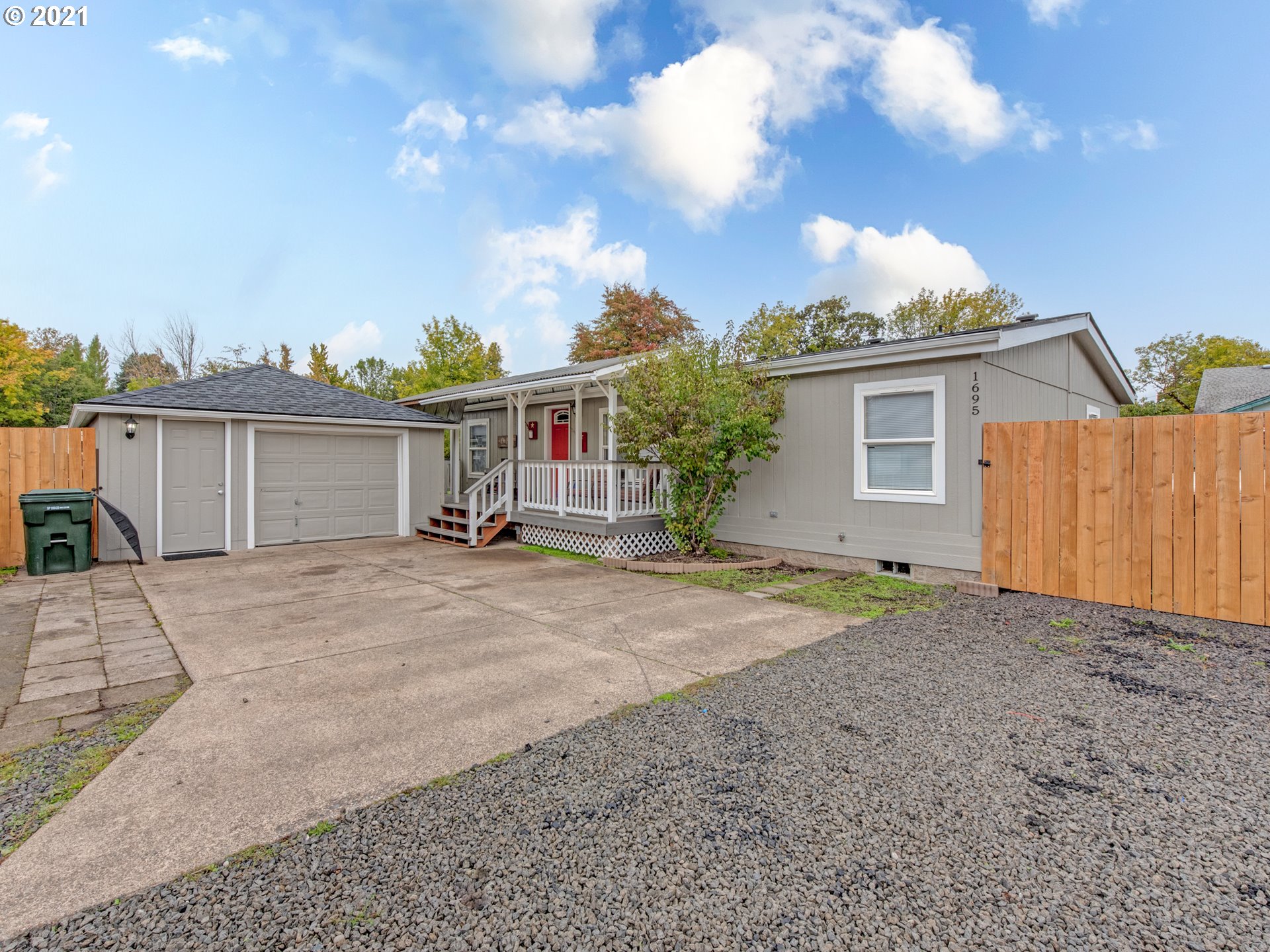 1695 Bailey Hill Road Eugene, OR 97402 - Photo 1 of 18 Gallery Image 1