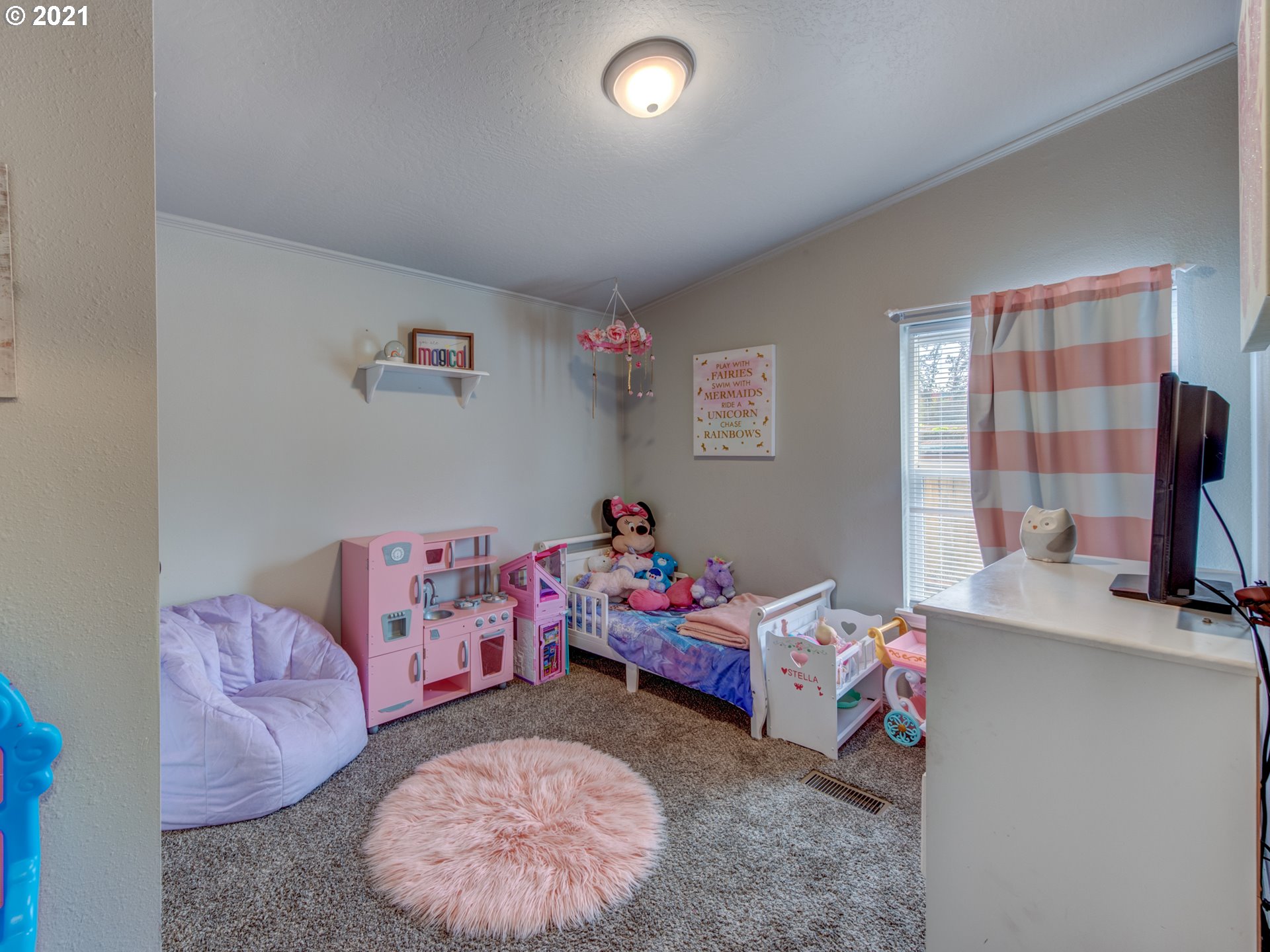 1695 Bailey Hill Road Eugene, OR 97402 - Photo 13 of 18 Gallery Image 13