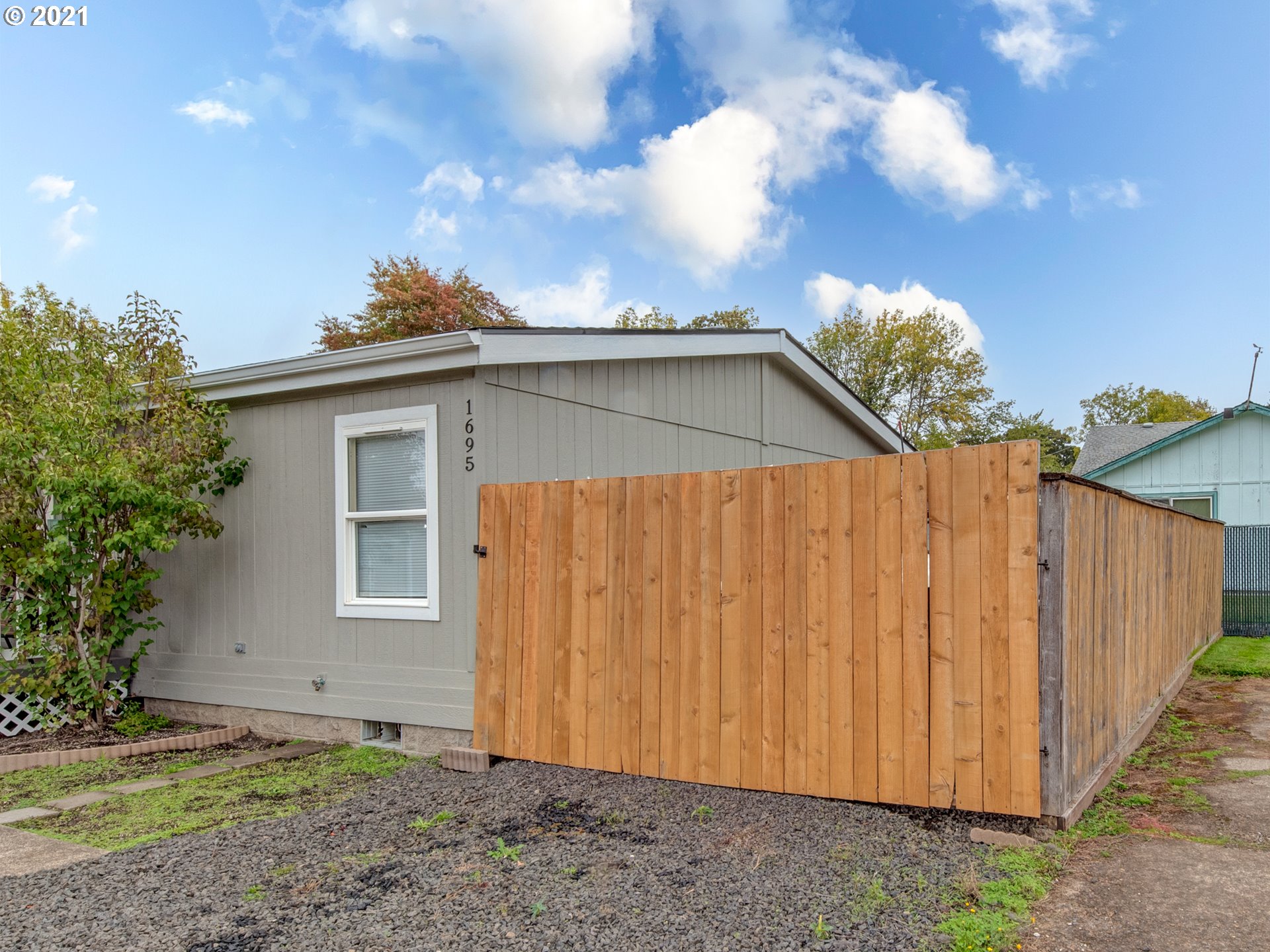 1695 Bailey Hill Road Eugene, OR 97402 - Photo 18 of 18 Gallery Image 18