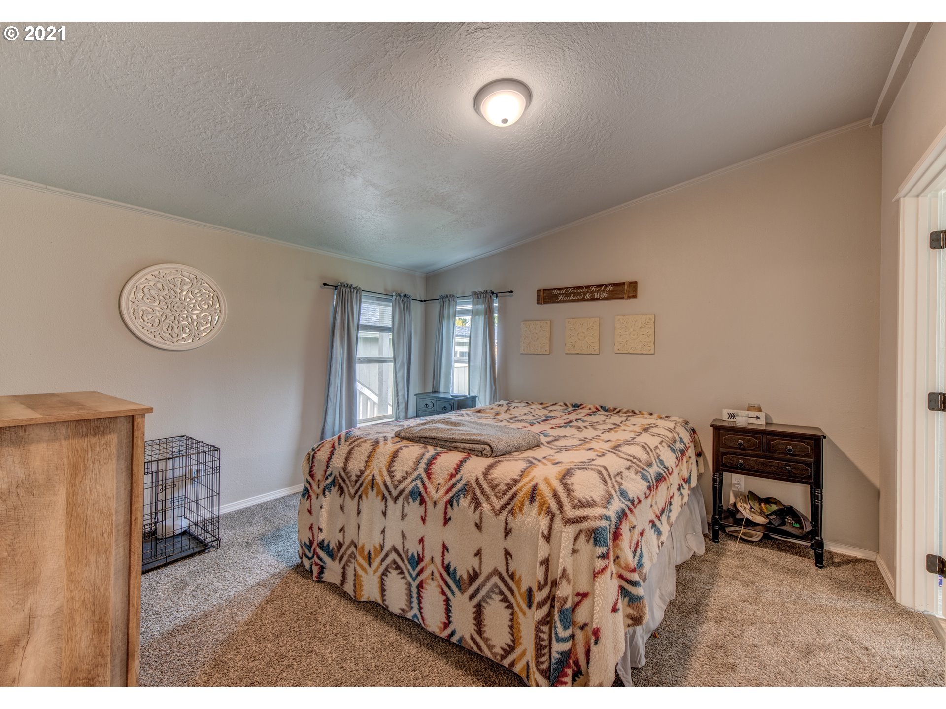 1695 Bailey Hill Road Eugene, OR 97402 - Photo 10 of 18 Gallery Image 10