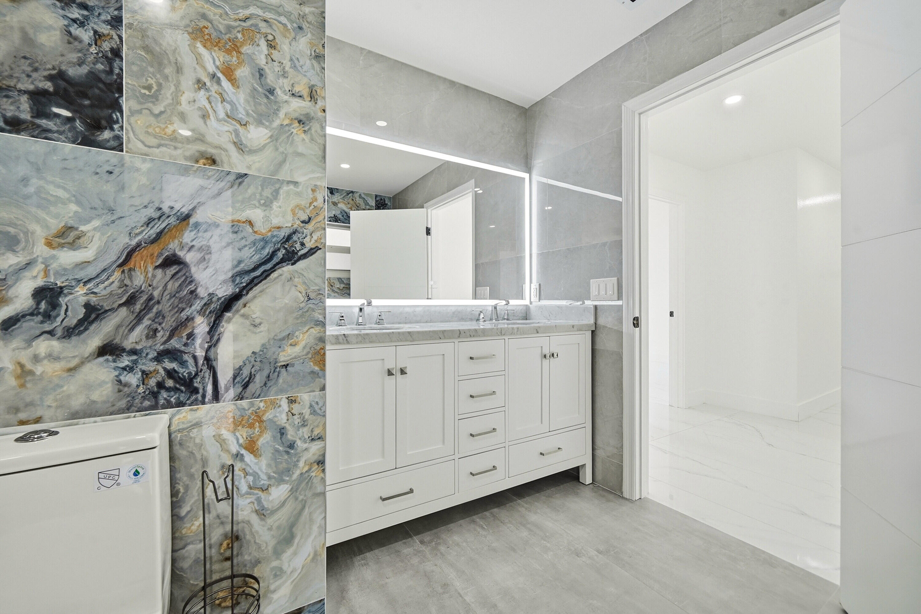 398 Northwest 22nd Avenue Boca Raton, FL 33486 - Photo 24 of 64 Bathroom 2