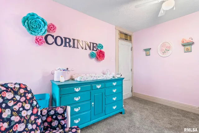 $145,000 | 310 South Pine Street, Stonington, IL 62567