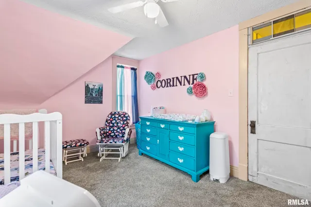 $145,000 | 310 South Pine Street, Stonington, IL 62567