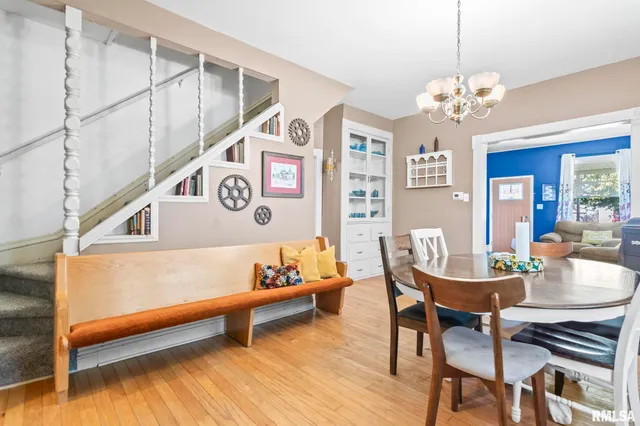 $145,000 | 310 South Pine Street, Stonington, IL 62567