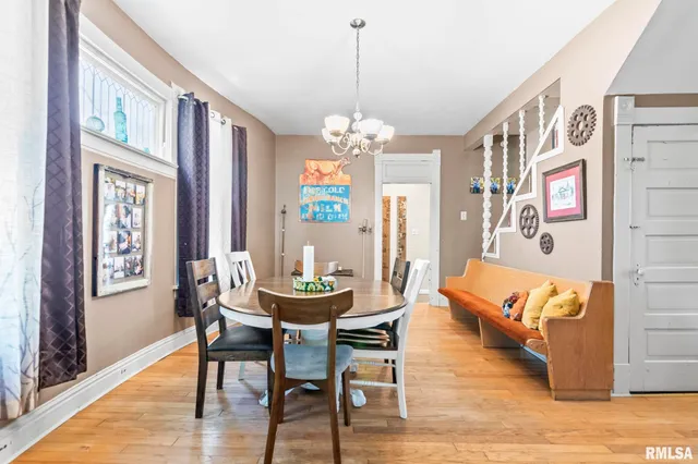 $145,000 | 310 South Pine Street, Stonington, IL 62567