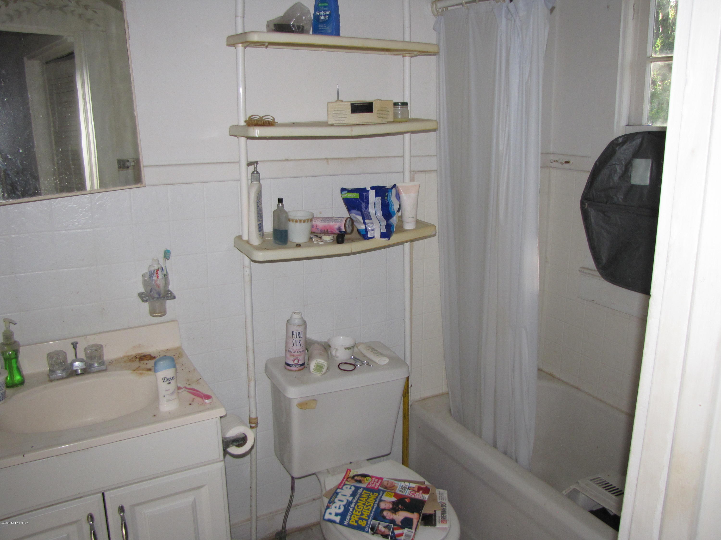 8056 Hogan Road Jacksonville, FL 32216 - Photo 11 of 18 Master bath