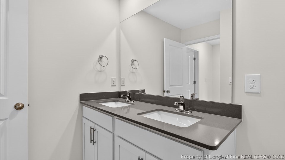 31 Mercer Way Spring Lake, NC 28390 - Photo 30 of 35 Bathroom