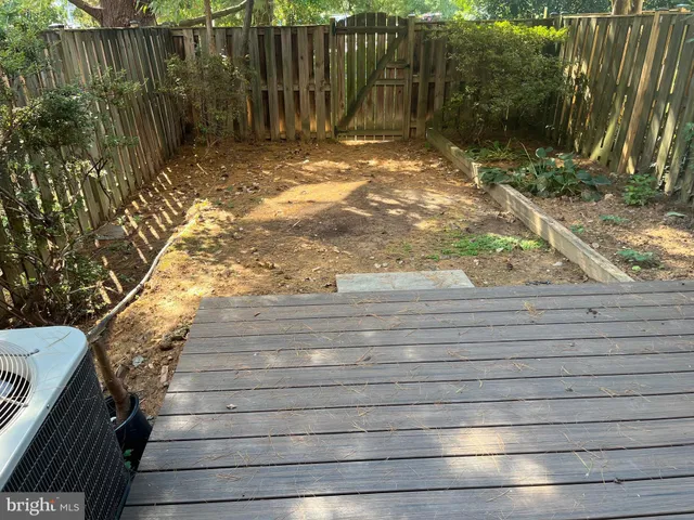 $2,800 | 6643 Medinah Lane, Alexandria, VA 22312