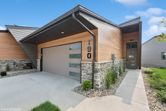 $579,900 | 190 Yard Perfect Drive, La Porte, IN 46350