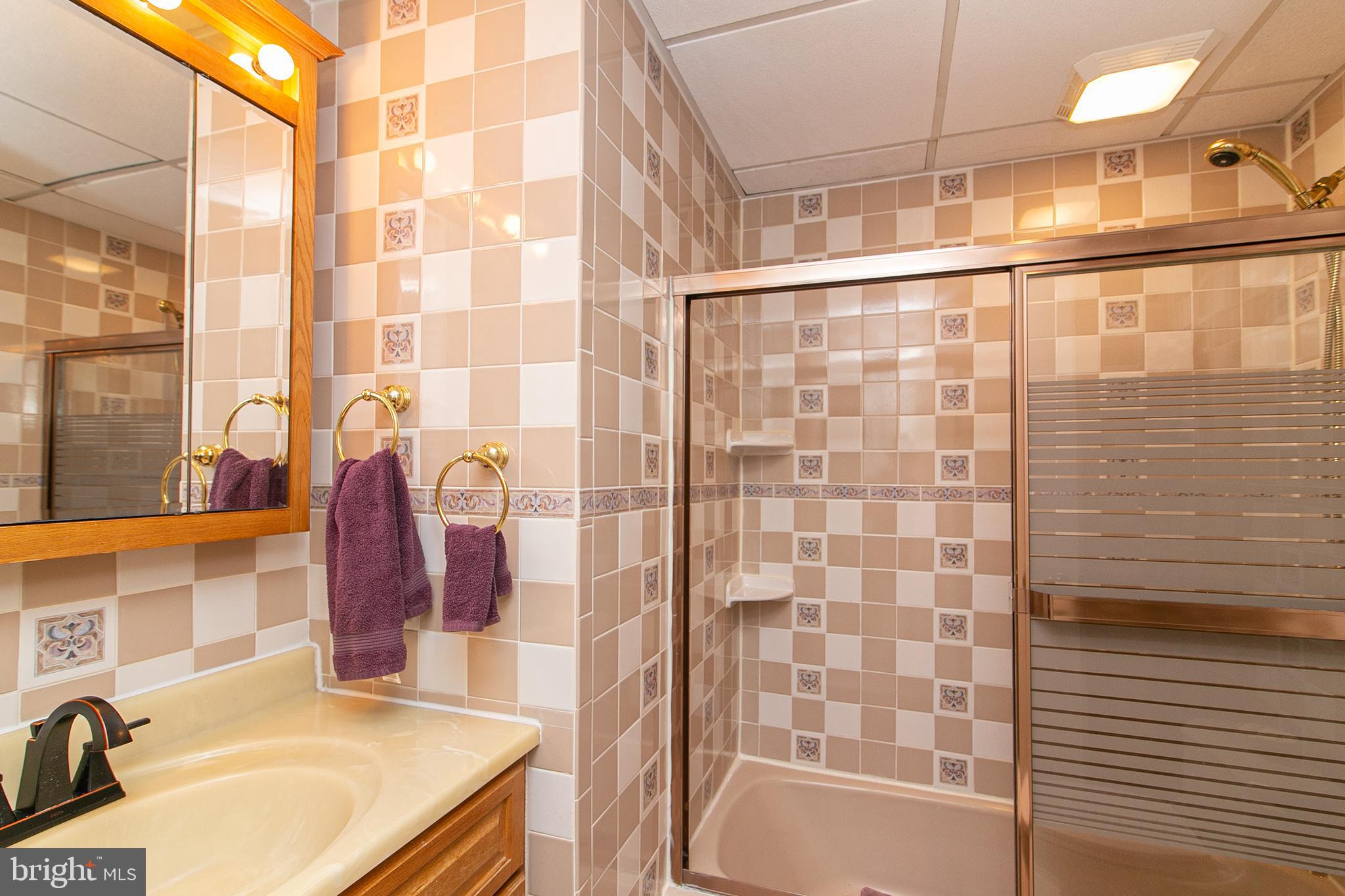 25 Hydrangea Road Levittown, PA 19056 - Photo 22 of 35 Gallery Image 22