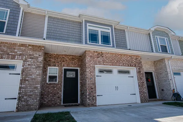$1,400 | 309 Fallow Drive, Clarksville, TN 37040