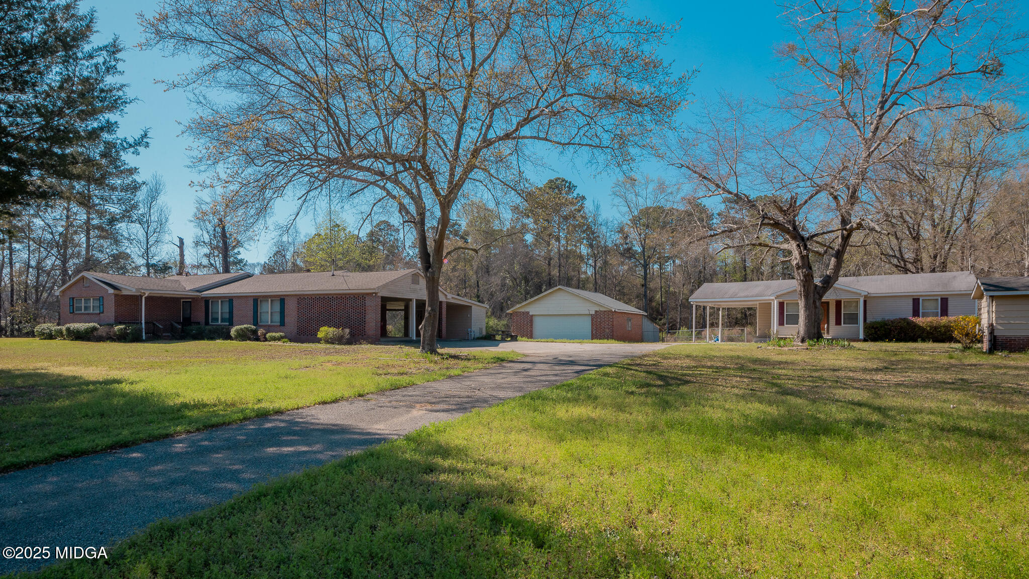 4879 Columbus Road Macon, GA 31210 - Photo 1 of 21 Front of house