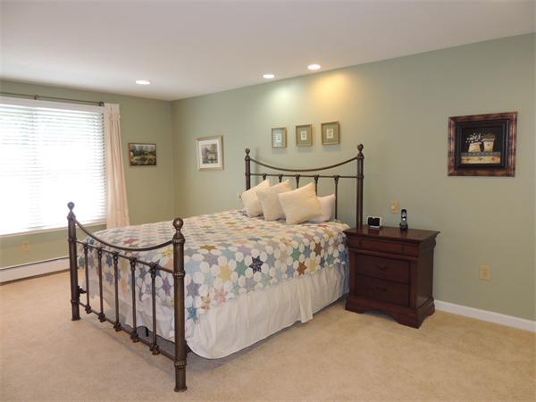121 Hampton Road Sharon, MA 02067 - Photo 8 of 19