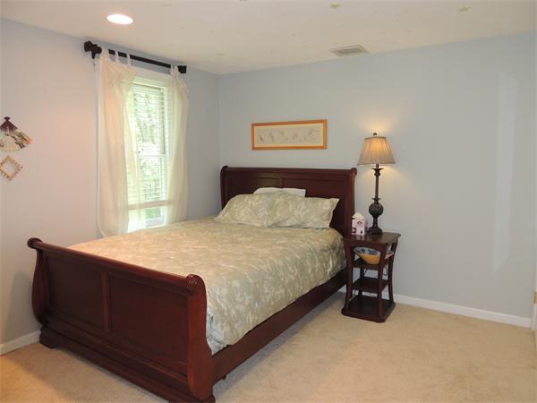 121 Hampton Road Sharon, MA 02067 - Photo 9 of 19