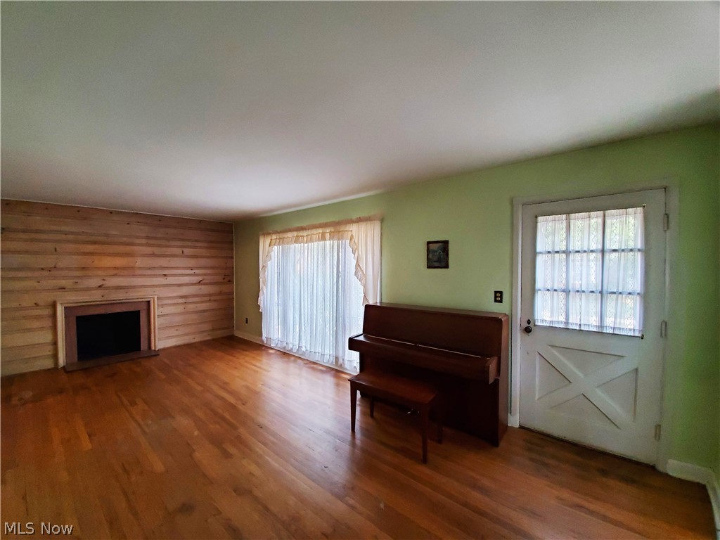 1128 Clifford Road Cleveland Heights, OH 44121 - Photo 2 of 11