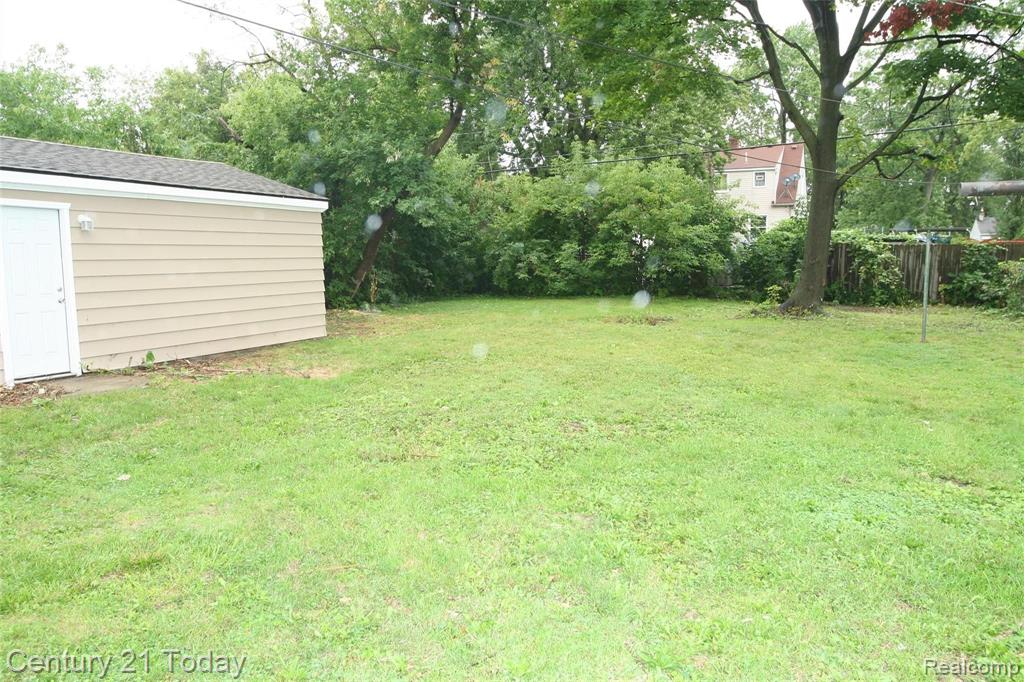 77 East Rutgers Avenue Pontiac, MI 48340 - Photo 4 of 23 Gallery Image 4