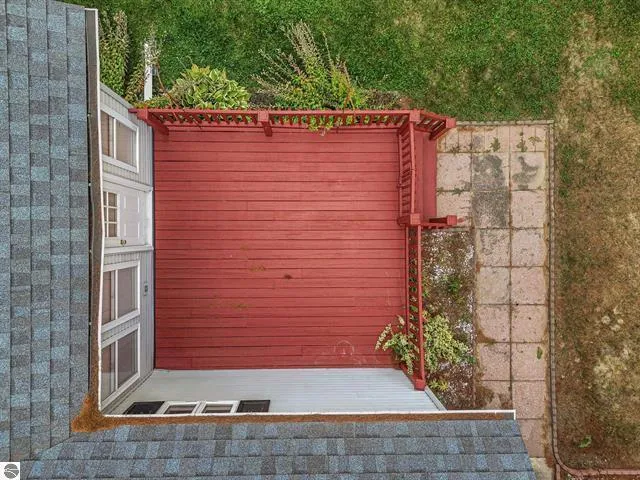 $239,390 | 112 George Street, Cadillac, MI 49601